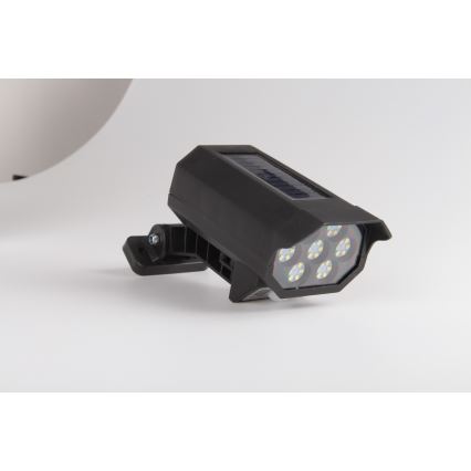 LED Maketa bezpečnostnej kamery so senzorom a so solárnym panelom LED/5W/5,5V 800 mAh IP65 + diaľkové ovládanie