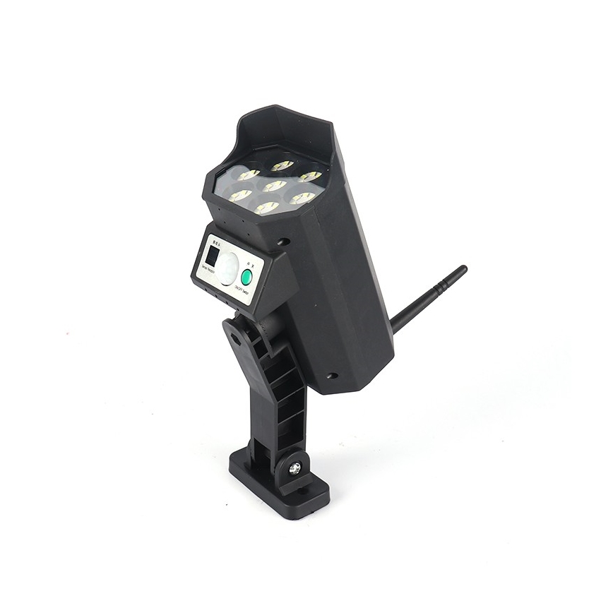 LED Maketa bezpečnostnej kamery so senzorom a so solárnym panelom LED/5W/5,5V 800 mAh IP65 + diaľkové ovládanie