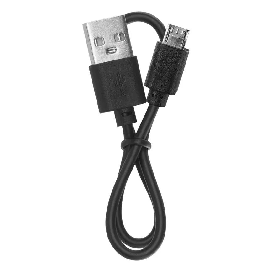 Krátky čierny USB kábel s konektormi USB-A a micro-USB je zložený do slučky na bielom pozadí.