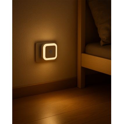 LED Nočné svetlo s pohybovým a súmrakovým senzorom LED/0,5W/230V biela