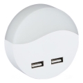 LED Nočné svetlo so senzorom súmraku do zásuvky 2xUSB LED/0,45W/230V 3000K