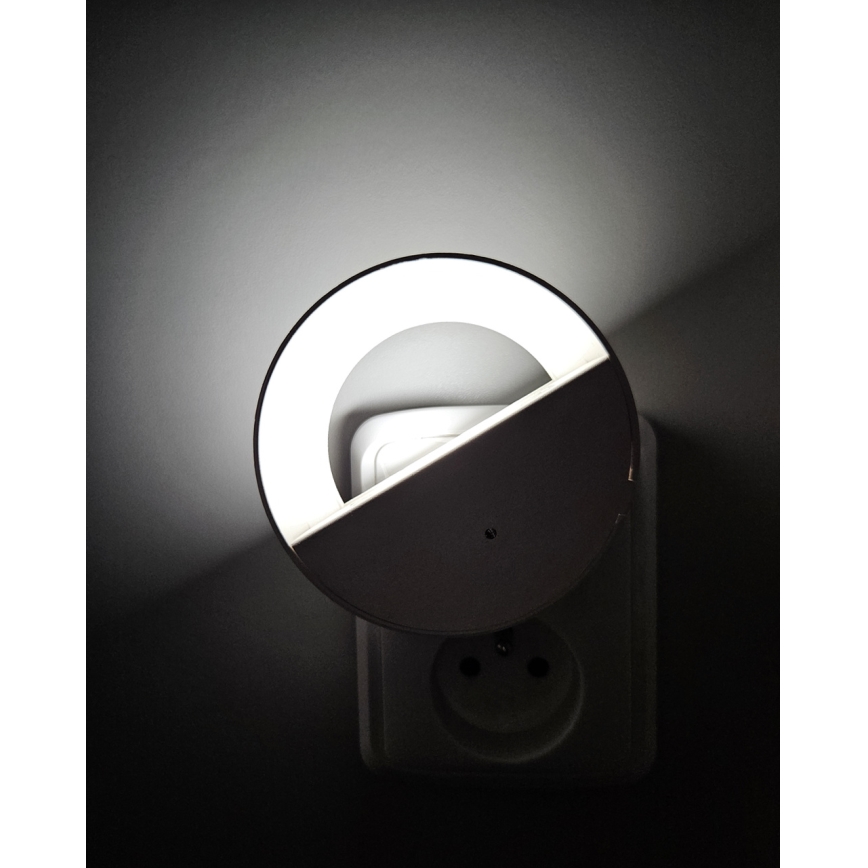 LED Nočné svetlo so senzorom súmraku LED/0,5W/230V biela