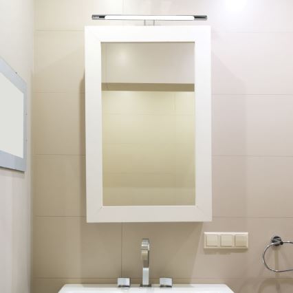 LED Osvetlenie zrkadla LED/9W/230V 3000K 50cm lesklý chróm