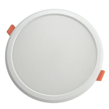 Okrúhle LED svetlo s bielym difúzorom a oranžovými upevňovacími prvkami je zobrazené na bielom pozadí. Svetlo je umiestnené v strede obrázka.