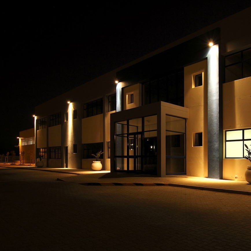 LED Reflektor LED/100W/230V 4000K IP65 čierna