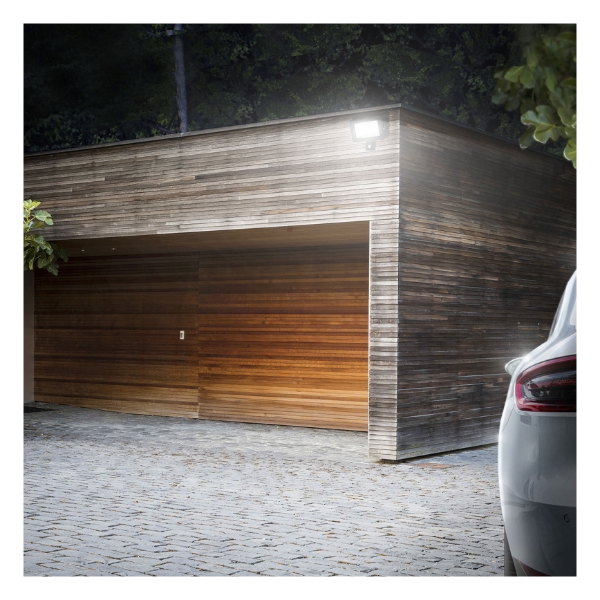 LED Reflektor s pohybovým senzorom NOCTIS LUX 3 LED/50W/230V 3000K IP44 čierna