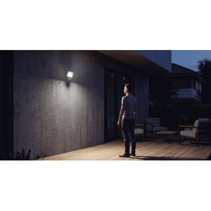 LED reflektor s pohybovým a súmrakovým senzorom TAMBO EVO LED/10W/230V 4000K IP44 čierny