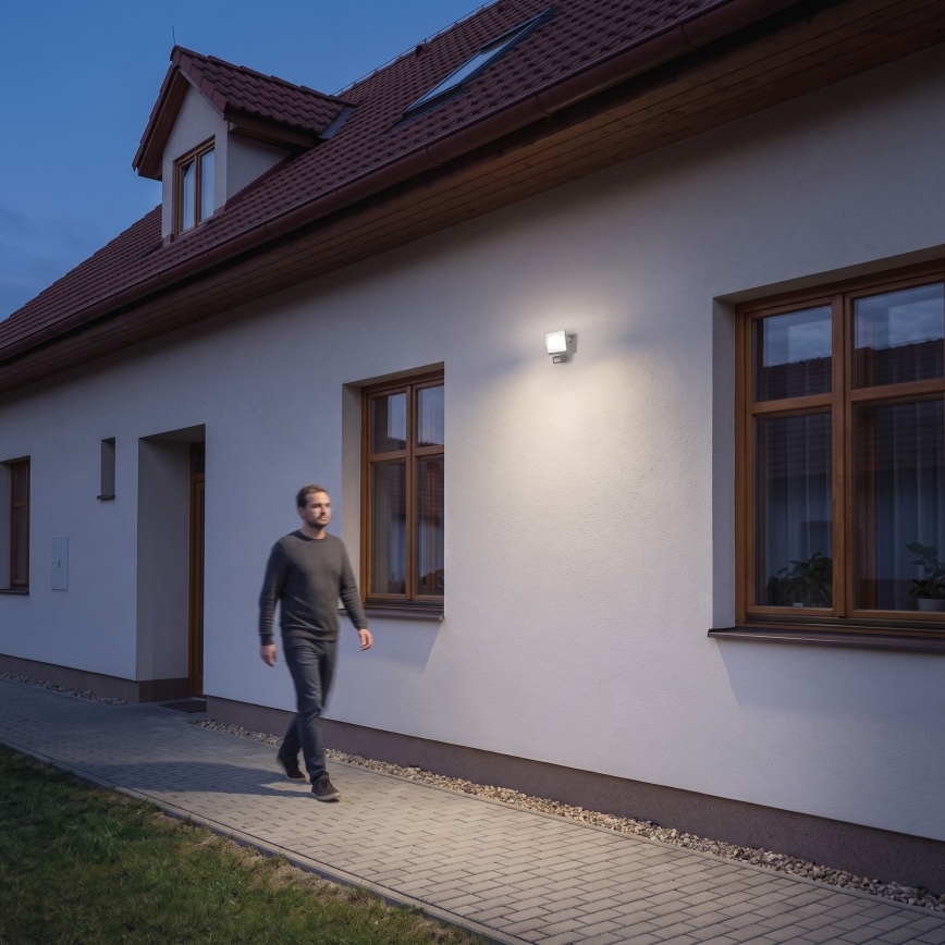 LED reflektor s pohybovým a súmrakovým senzorom TAMBO EVO LED/20W/230V 4000K IP44 čierna