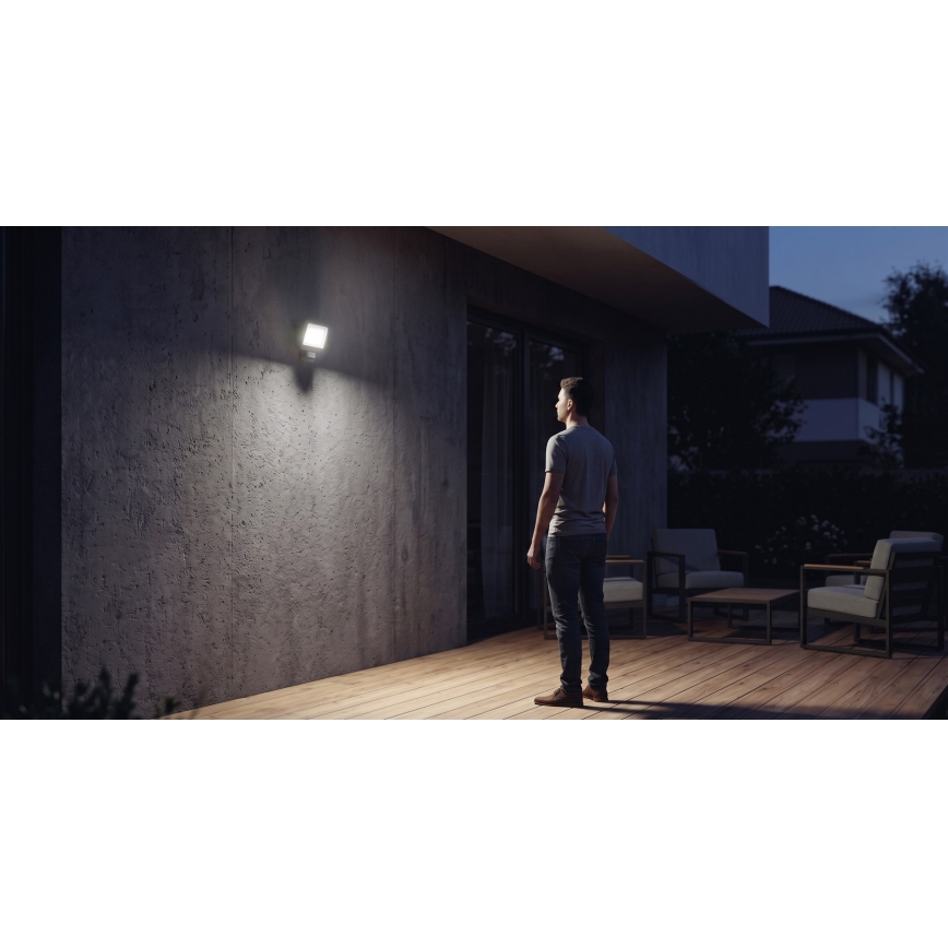 LED reflektor s pohybovým a súmrakovým senzorom TAMBO EVO LED/50W/230V 4000K IP44 čierna