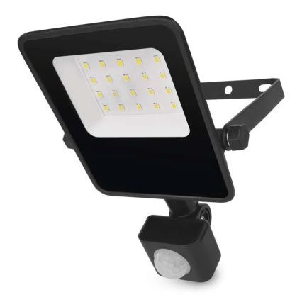 LED reflektor s pohybovým senzorom svieti. Má šestnásť LED diód a čierny kovový držiak. Je umiestnený na bielom pozadí.