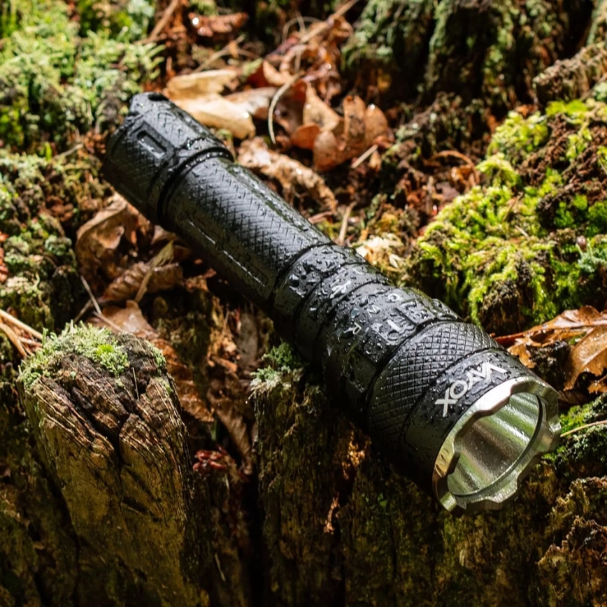 LED RGBW Stmievateľná nabíjacia baterka LED/15W/5V IP66 1500 lm 2000 mAh