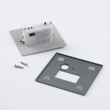 Svietidlo JACK F1P, 1,5W, 20-240V, 50/60Hz, IP20, je zobrazené rozobraté na bielom pozadí spolu s krytom, dvomi skrutkami a návodom na montáž.