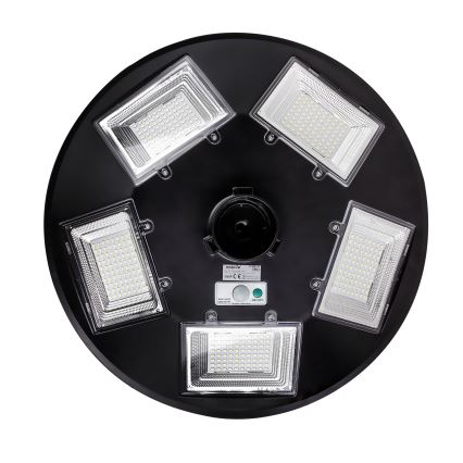 Okrúhle vonkajšie LED svietidlo s piatimi štvorcovými LED panelmi svieti. Na spodnej strane je viditeľné malé tlačidlo a nápisy: ProSolar, 50W, CE, Solar driven, ON/OFF.