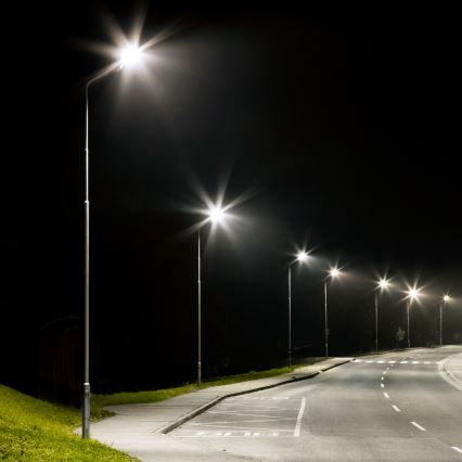 LED Solárna pouličná lampa VIA 100W/10000 mAh 3,2V 6000K IP65 + diaľkové ovládanie