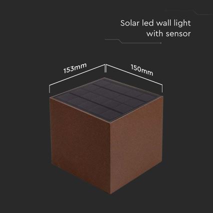 Kubické solárne LED nástenné svetlo so senzorom, rozmerov 153 x 150 mm, je zobrazené na tmavom pozadí.