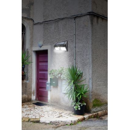 LED solárne nástenné svietidlo so senzorom LED/1,2W/3,7V 1200 mAh IP44