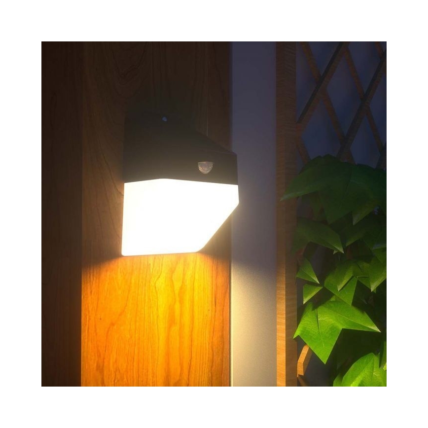 LED Solárne nástenné svietidlo so senzorom LED/2W/3,7V 4000K IP65