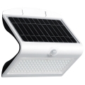 LED Solárne svietidlo so senzorom pohybu LED/6,8W/4000 mAh 3,7V IP65