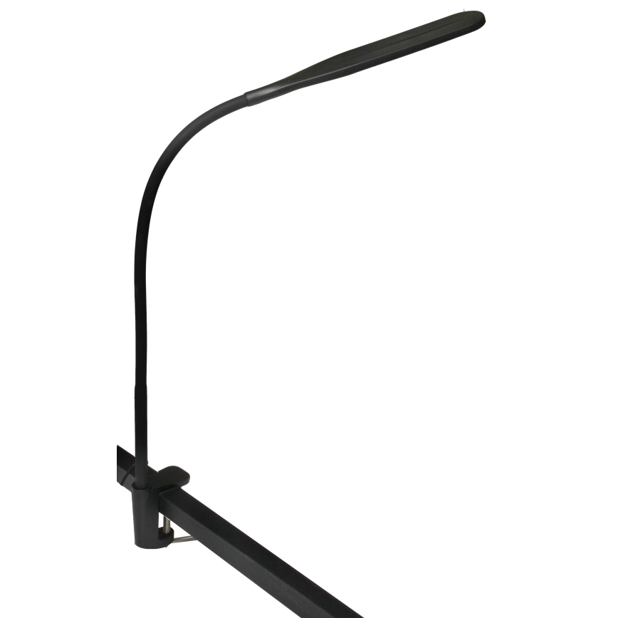 Čierna stolová lampa s flexibilným ramenom pripevnená sponou k čiernej lište. Lampa smeruje nahor a dopredu.