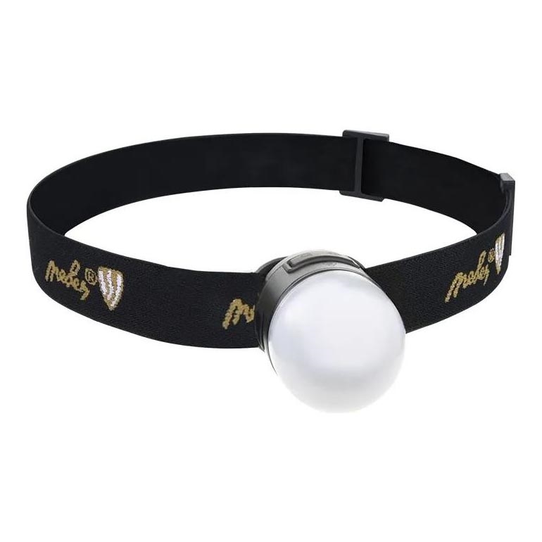 Čelovka s bielym guľovitým svetlom je pripevnená k nastaviteľnému čiernemu pásiku, ktorý má na sebe vyšívané logo Mobi. Pás sa obopína hlavu.
