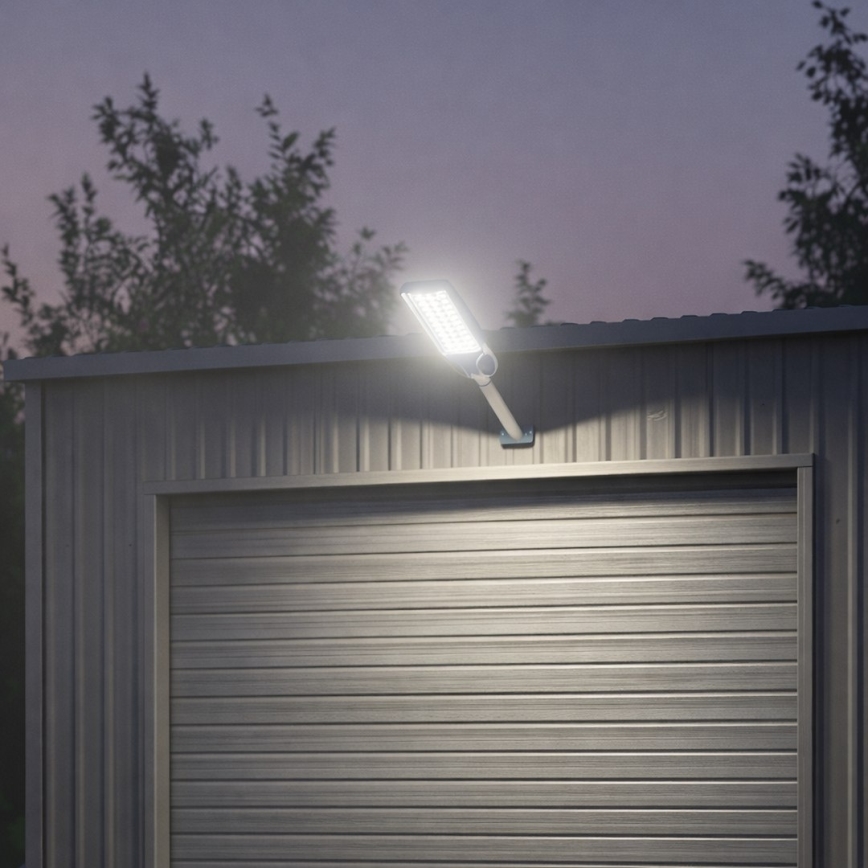LED stmievateľná solárna pouličná lampa so snímačom VENICE LED/100W/3,2V 6000 mAh IP65 čierna + diaľkové ovládanie