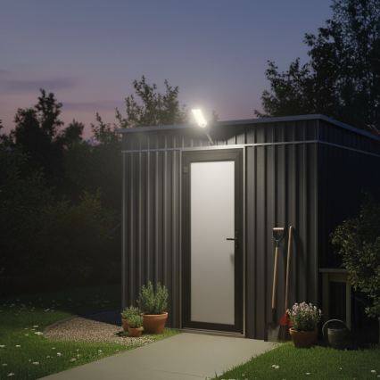 LED stmievateľné solárne pouličné svietidlo so senzorom VENICE LED/50W/3,2V 4000 mAh IP65 čierne + diaľkové ovládanie