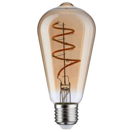 LED žiarovka s tvarom kvapky svieti. Vnútorné špirálové vlákno je oranžovej farby. Žiarovka je umiestnená na bielom pozadí.