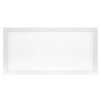 Obdĺžnikové LED panelové svetlo svieti na bielom pozadí. Svetlo je umiestnené v jednoduchom bielom ráme.