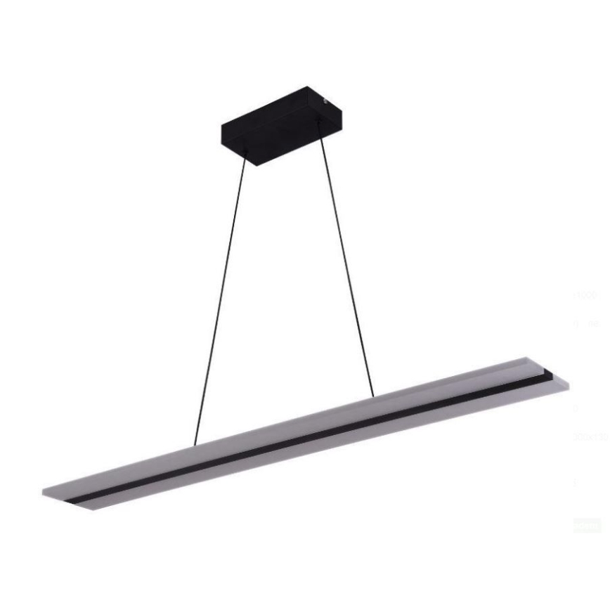 Dlhá, strieborná LED lampa visí z čierneho stropného držiaka na dvoch tenkých kábloch. Lampa je obdĺžnikového tvaru s vnútornou čiernou lištou. Bielom pozadí.