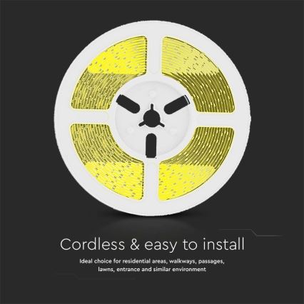 LED Stmievateľný solárny pásik LED/1,2W/3,7V 4000K IP67 1500 mAh 5m + diaľkové ovládanie