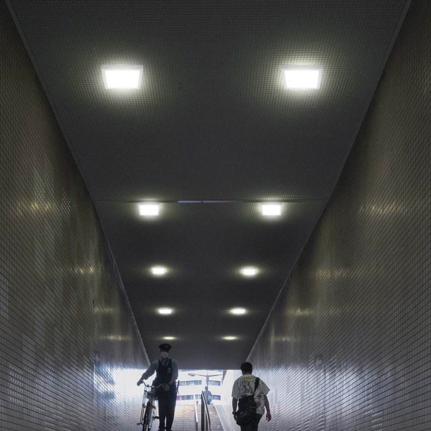 LED Stropné svietidlo LED/18W/230V 3000K 21,4x21,4 cm biela