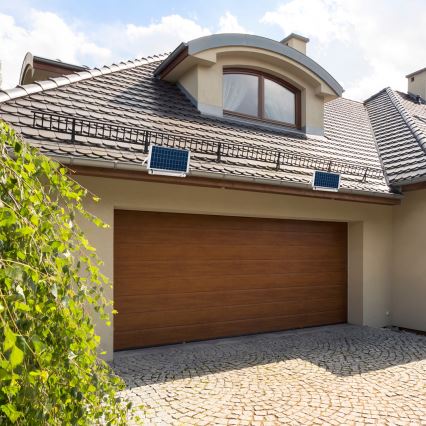 LED Stmievateľná vonkajšia trubica so senzorom súmraku a solárnym panelom JIMMY 40W/5000 mAh 3,7V 6000K IP65 + diaľkové ovládanie