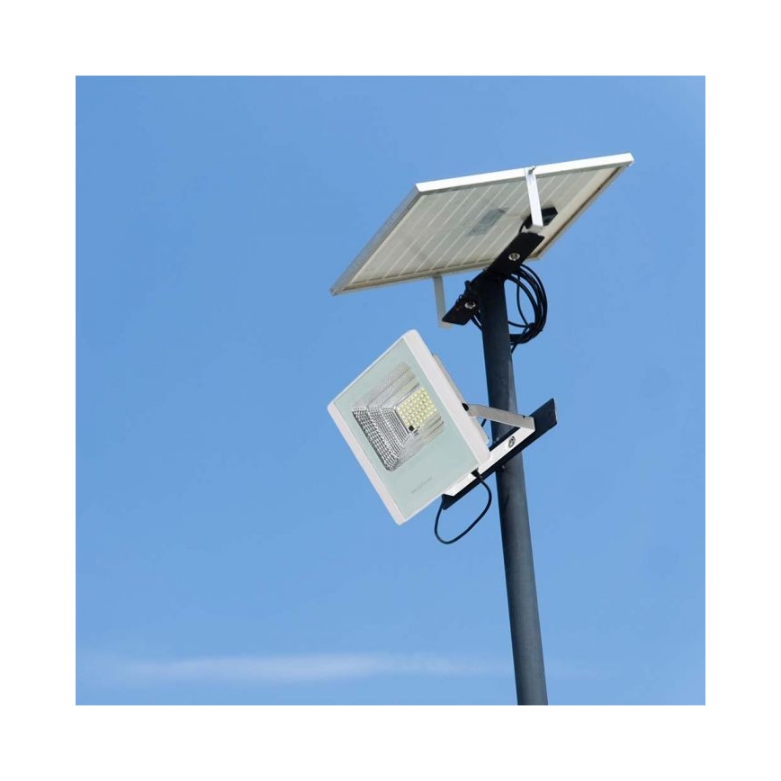 LED Vonakajší solárny reflektor LED/12W/3,2V IP65 4000K + diaľkové ovládanie