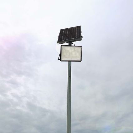 LED Vonkajší solárny reflektor LED/30W/3,2V 6400K čierna IP65 20000 mAh + diaľkové ovládanie