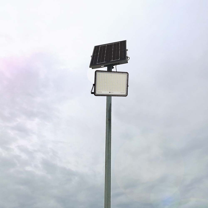 LED Vonkajší solárny reflektor LED/30W/3,2V 6400K čierna IP65 20000 mAh + diaľkové ovládanie