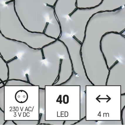 Svetelná reťaz s 40 LED diódami svieti. Reťaz je dlhá 4 metre, napájanie 230 V AC/3 V DC.