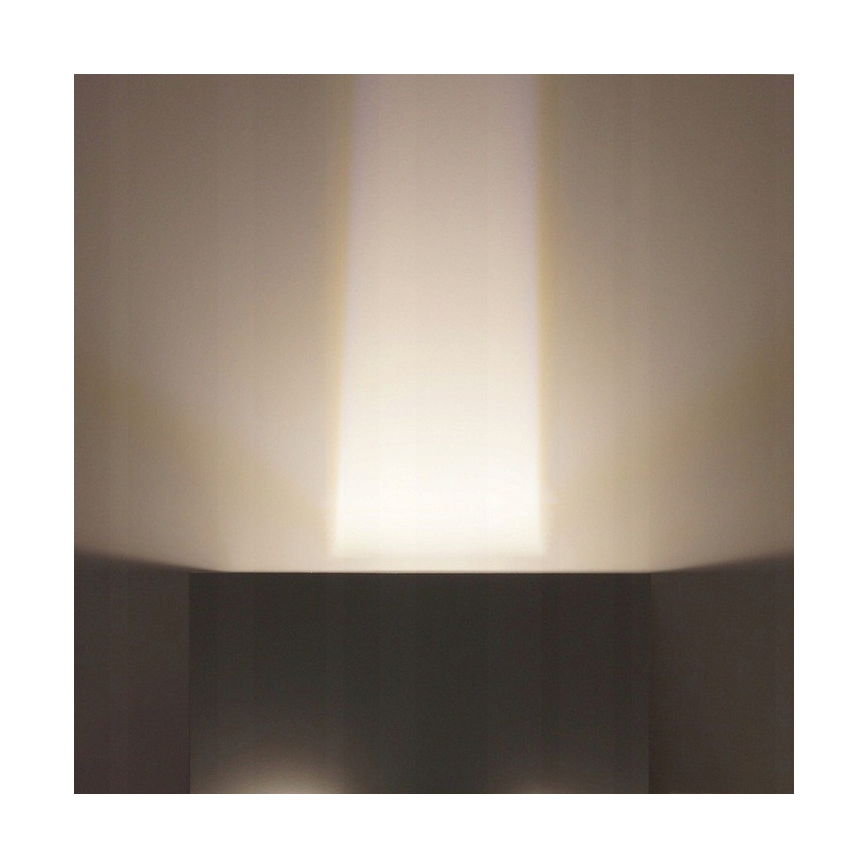 LED Vonkajšie nástenné svietidlo LED/12W/230V IP54 biela