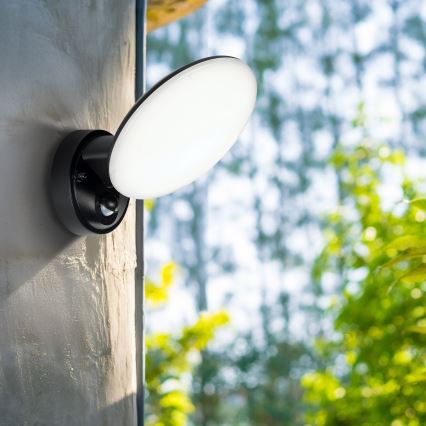 Vonkajšie nástenné LED svietidlo OLAF 10W/230V IP44 so senzorom pohybu a súmraku, čierne