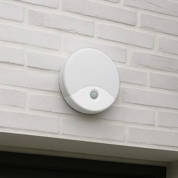 LED vonkajšie nástenné svietidlo s pohybovým senzorom, 18 W, 230 V, IP44, biele