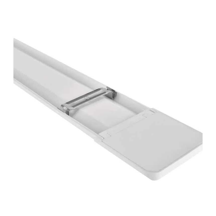 Dlhý biely LED panel je pripevnený k kovovej konzole. Panel je umiestnený v bielej plastovej lište. Lišta je zhotovená z plastu.