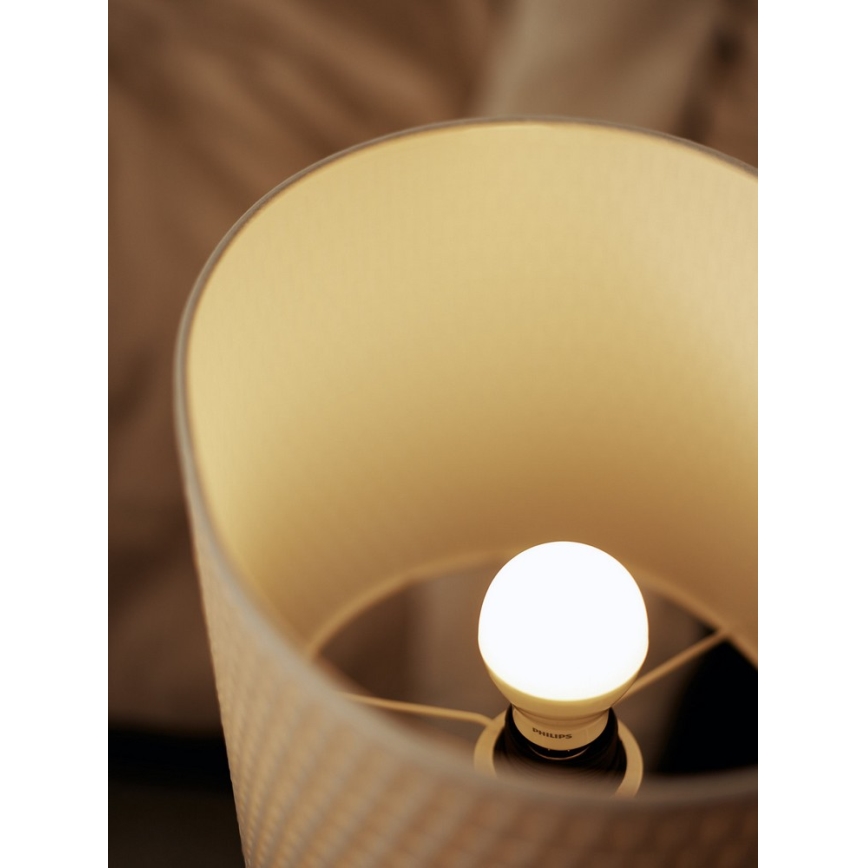 LED Žiarovka Philips E14/4W/230V - LUSTER mliečna