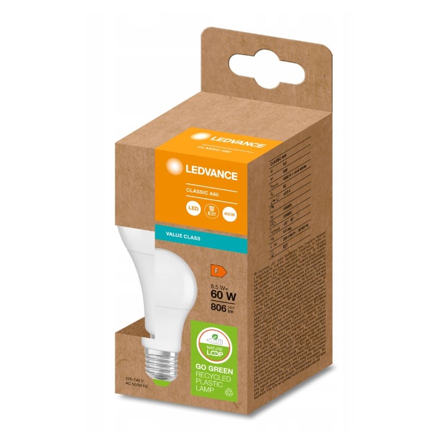 LED žiarovka, zabalená v kartónovej krabičke, s označením 8,5 W, 60 W, 806 lm. Na obale je uvedené: LEDVANCE CLASSIC A60, VALUE CLASS, GO GREEN RECYCLED PLASTIC LAMP a ďalšie technické parametre.