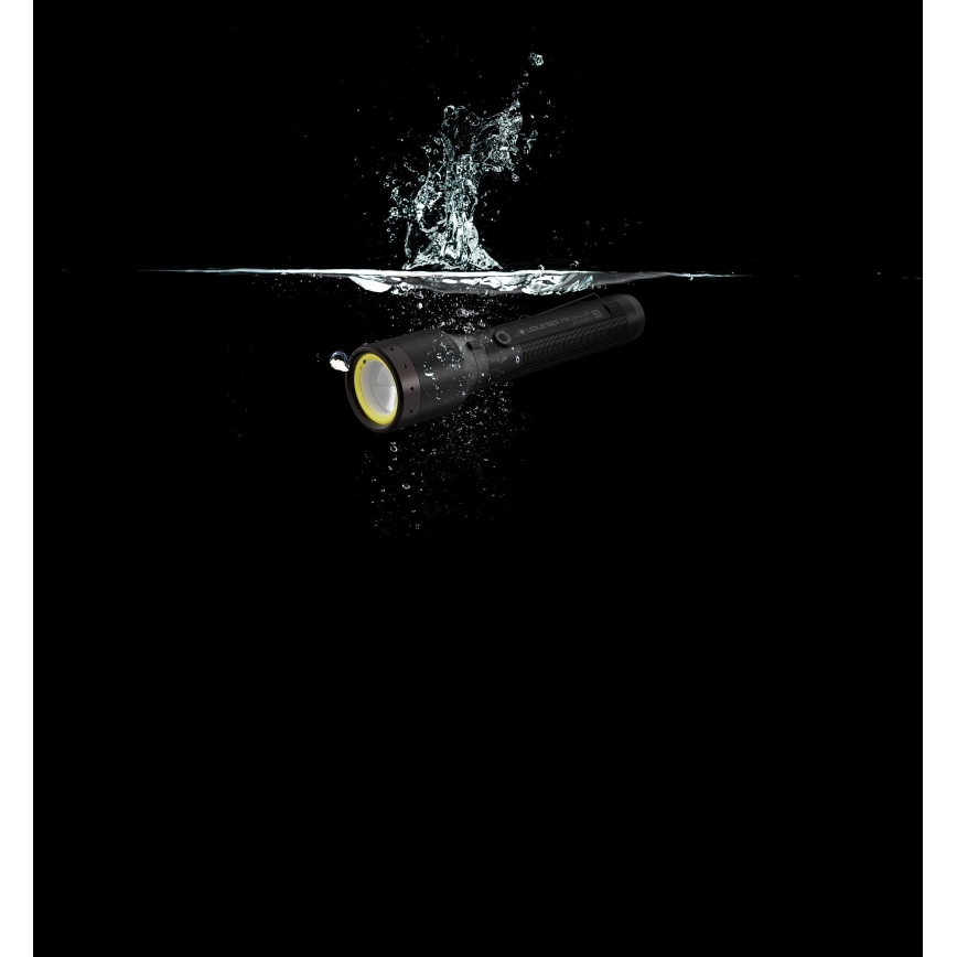 Ledlenser P9R Core - stmievateľná nabíjateľná LED baterka, 4800 mAh, IP68, 1000 lm, 20 h