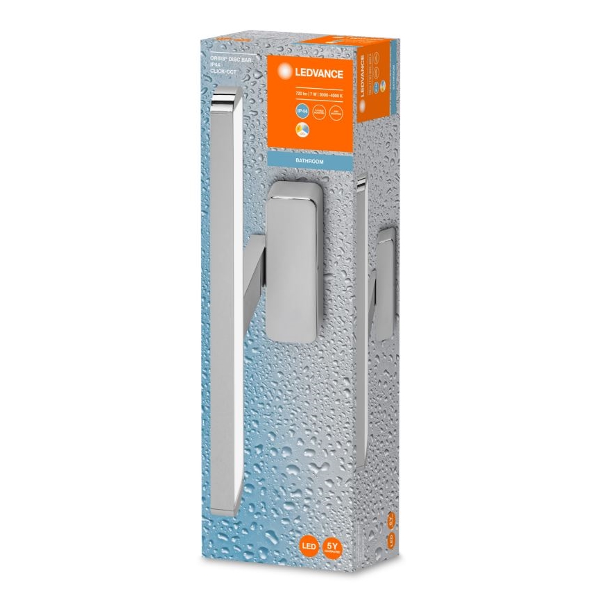 Balenie LED osvetlenia pre kúpeľňu obsahuje striebornú LED tyčovú lampu s nástenným držiakom. Balenie uvádza značku LEDVANCE, typ CR95R DISC BAR IP44, rozmery 700-400 mm a LED s 5 ročnou zárukou.