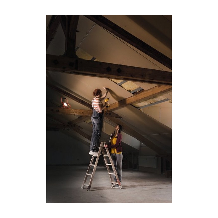 Ledvance - LED Reflektor R-STAND LED/20W/5V 2200 mAh IP44