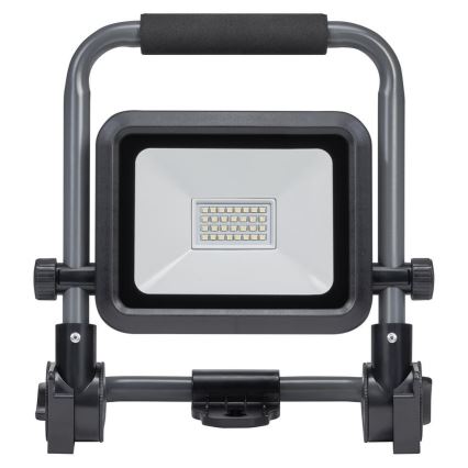 LED pracovné svetlo s nastaviteľným ramenom a rukoväťou, svieti na bielom pozadí. Svetlo má obdĺžnikový tvar s LED diódami.