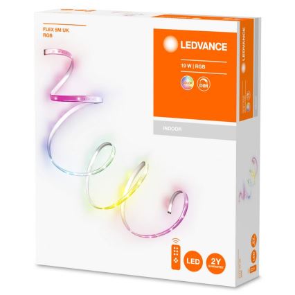 LED pásik s viacerými farbami je zobrazený na obale. Pásik je stočený a svieti rôznymi farbami. Balenie uvádza: FLEX 5M UK RGB, LEDVANCE, 19 W | RGB, COLOR, DIM, INDOOR, LED a 2Y GUARANTEE.