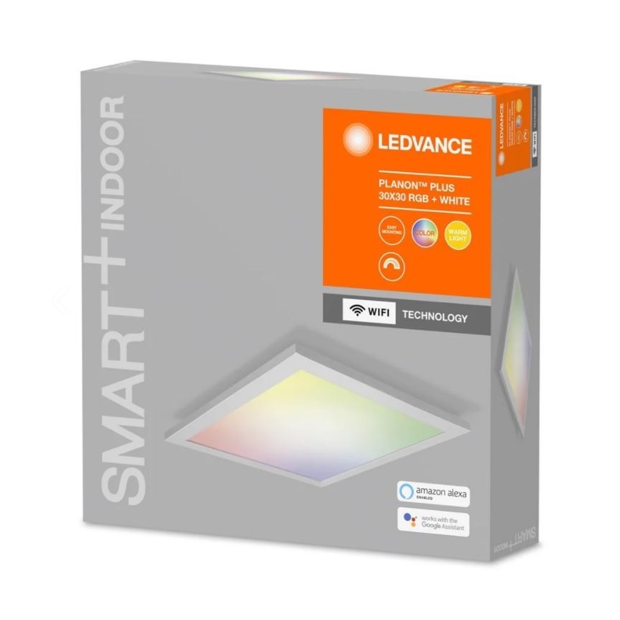 Svietidlo LEDVANCE Planon™ Plus 30x30 RGB + White je zobrazené v balení. Svietidlo vyžaruje farebné svetlo. Balenie uvádza kompatibilitu s Amazon Alexa a Google Assistant.