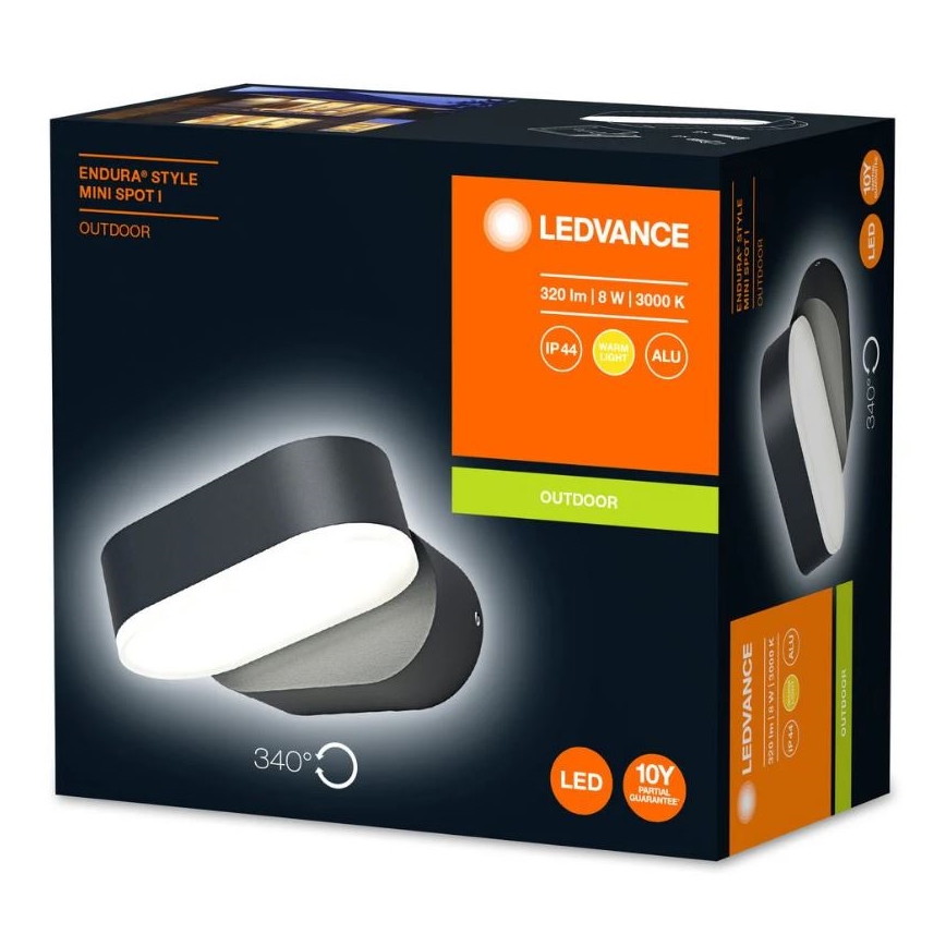 Vonkajší LED svietidlo s oválnym tvarom, ktoré svieti, je zobrazené na obale. Obal obsahuje označenia: LEDVANCE, Endura Style Mini Spot I, Outdoor, 320 lm | 8 W | 3000 K, IP44, ALU, 340°, a 10-ročná záruka.