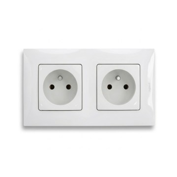 Legrand - Dvojitá domová zásuvka s rámikom NILOE 250V biela